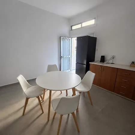 Maestro Ermou House * לרנקה