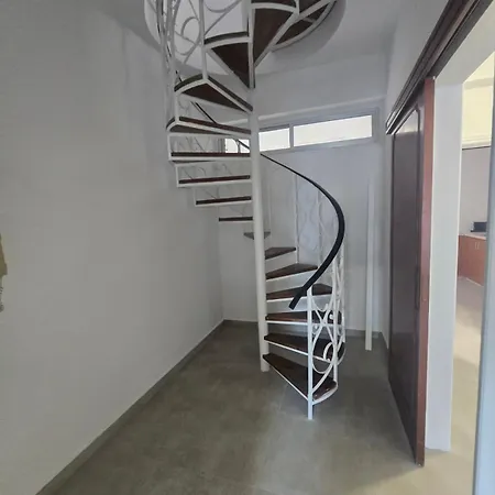 Maestro Ermou House * לרנקה