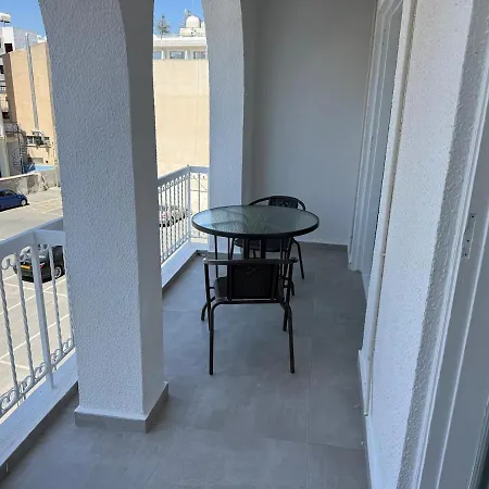 Maestro Ermou House * לרנקה